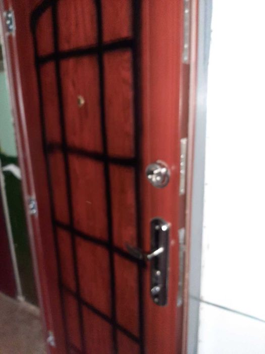 Продам 1 кімнату 16м2 у 3 кім квартирі Салтівка  4800у.е Q