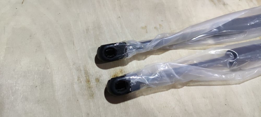 Siłowniki Amortyzator pokrywy bagażnika Ford Mustang 2020 FR3B