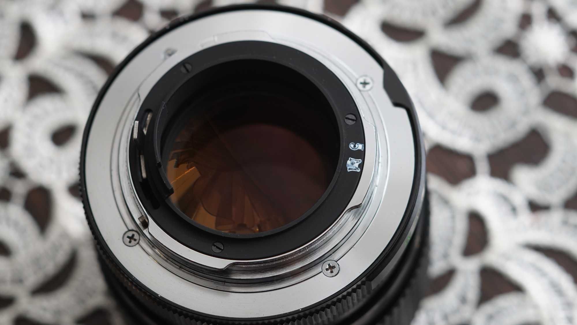 Konica Hexanon 85 1,8 AR