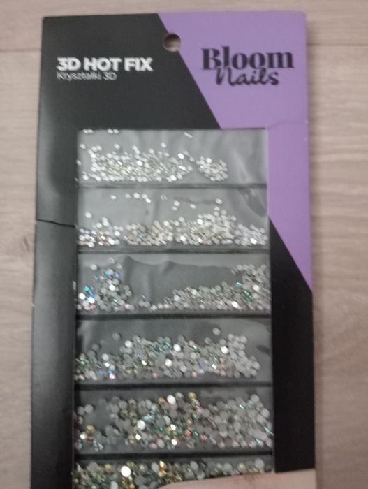 3D Ozdobne kryształki na paznokcie Błoom Naills
