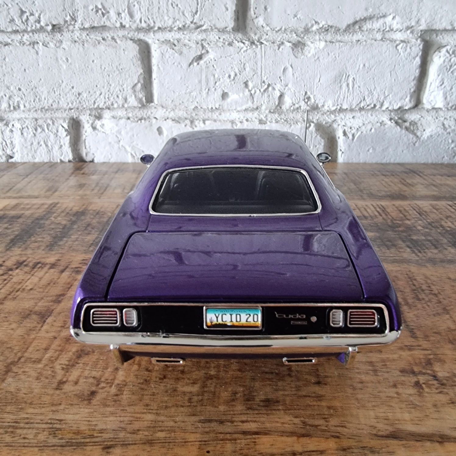 Plymouth Barracuda 71 YCID ACME 1:18