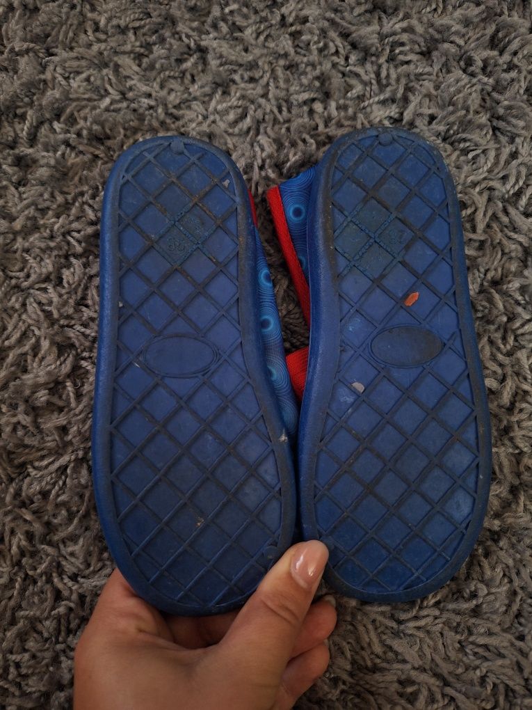 Pantufas pikachu 28