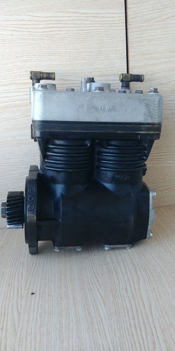 Компрессор двухцилиндровый KNORR-BREMSE LP4974