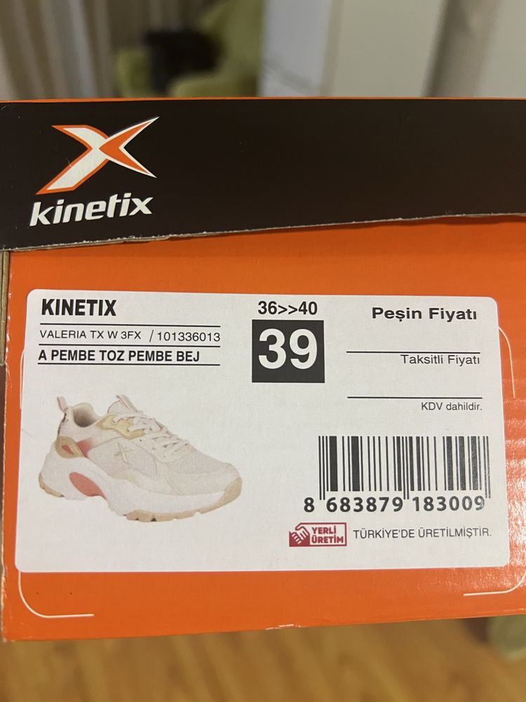 Кроссовки kinetix 39р