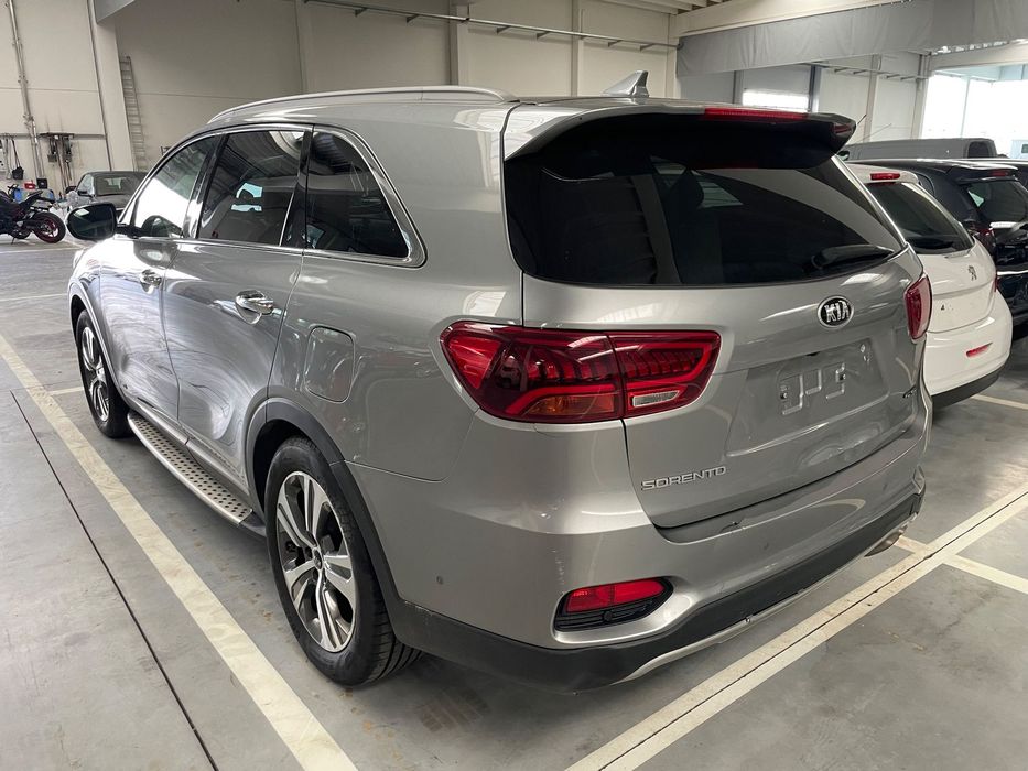 Kia Sorento uszkodzony