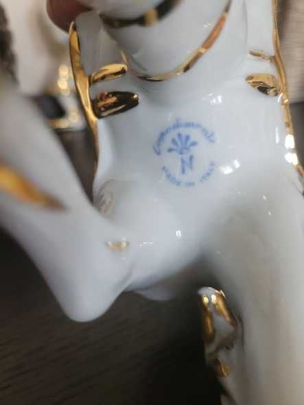 Koń Biały z włoskiej porcelany Capodimonte Swarovski w Złocie