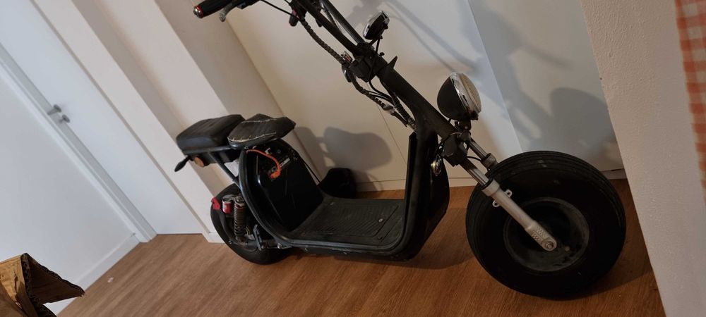 Mota Eletrica com documentos