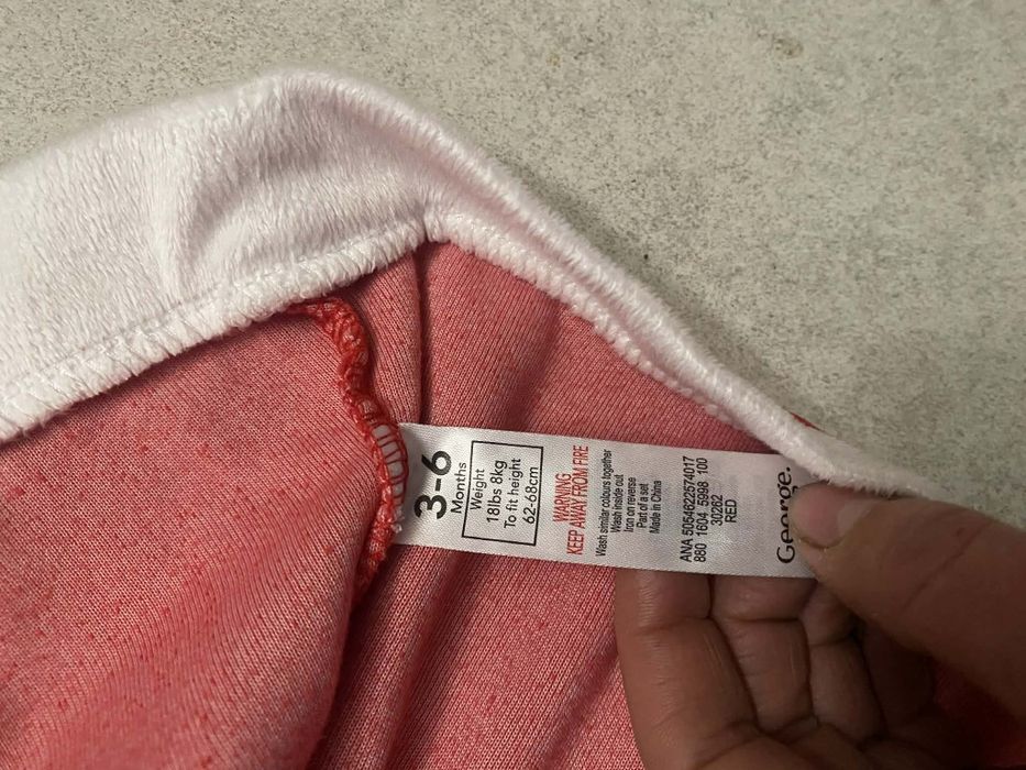 Sukienka mikołajka rozm na 3/6 miesięcy