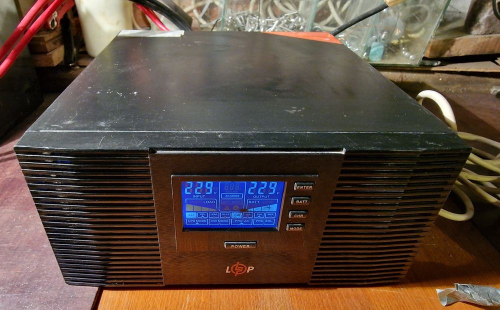 Продам ИБП  12V, logicpower LPM-PSW -1500VA(1050Вт)