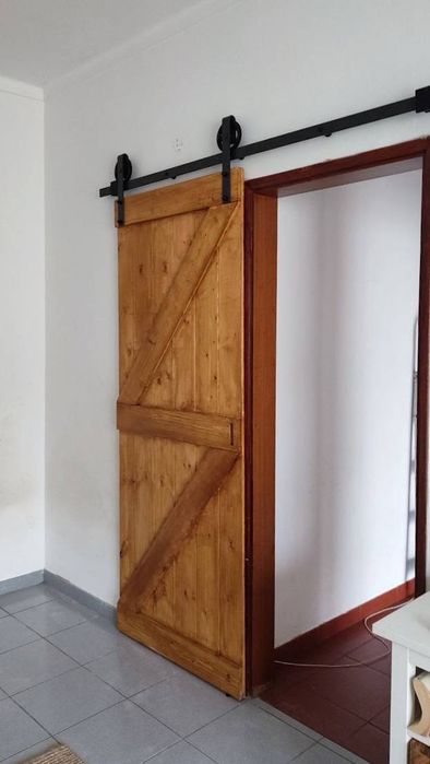 Porta rustica de correr ou abertura normal