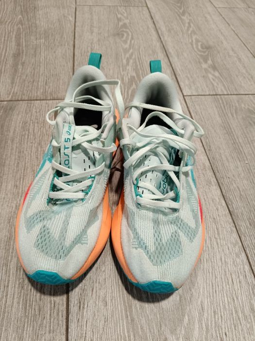 Vendo tênis ASICS novablast 5