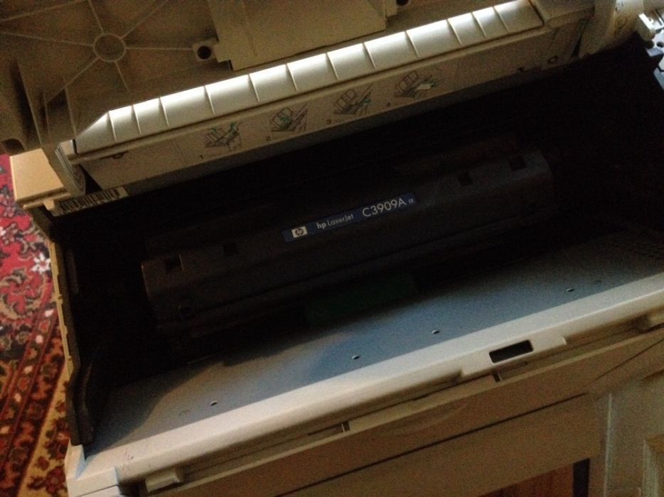 Szafka z podajnikami do drukarki HP LaserJet 5Si