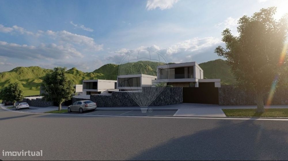 Moradia T4 para venda