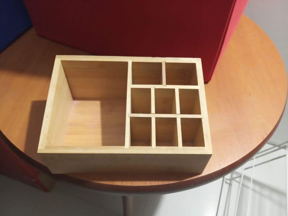 Babusowy organizer na kosmetyki