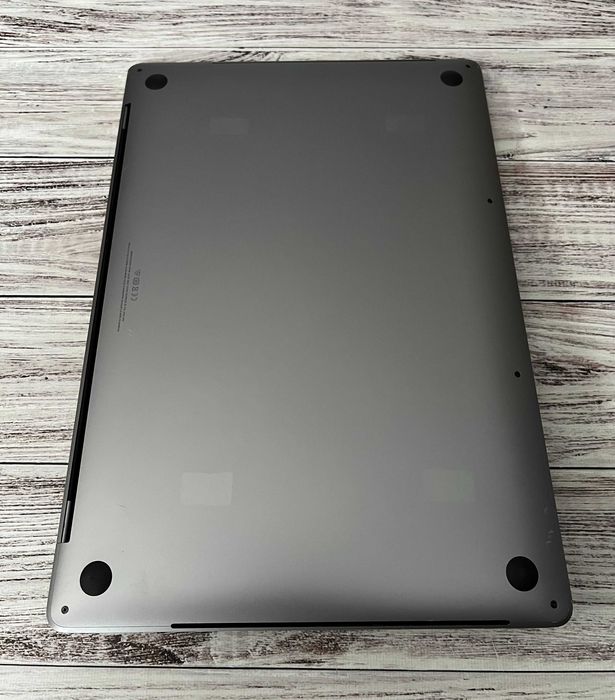 MacBook Pro 16" A2141 (Touch Bar 2019)Core i9 2.4/32/500 Pro 5300M 4Gb