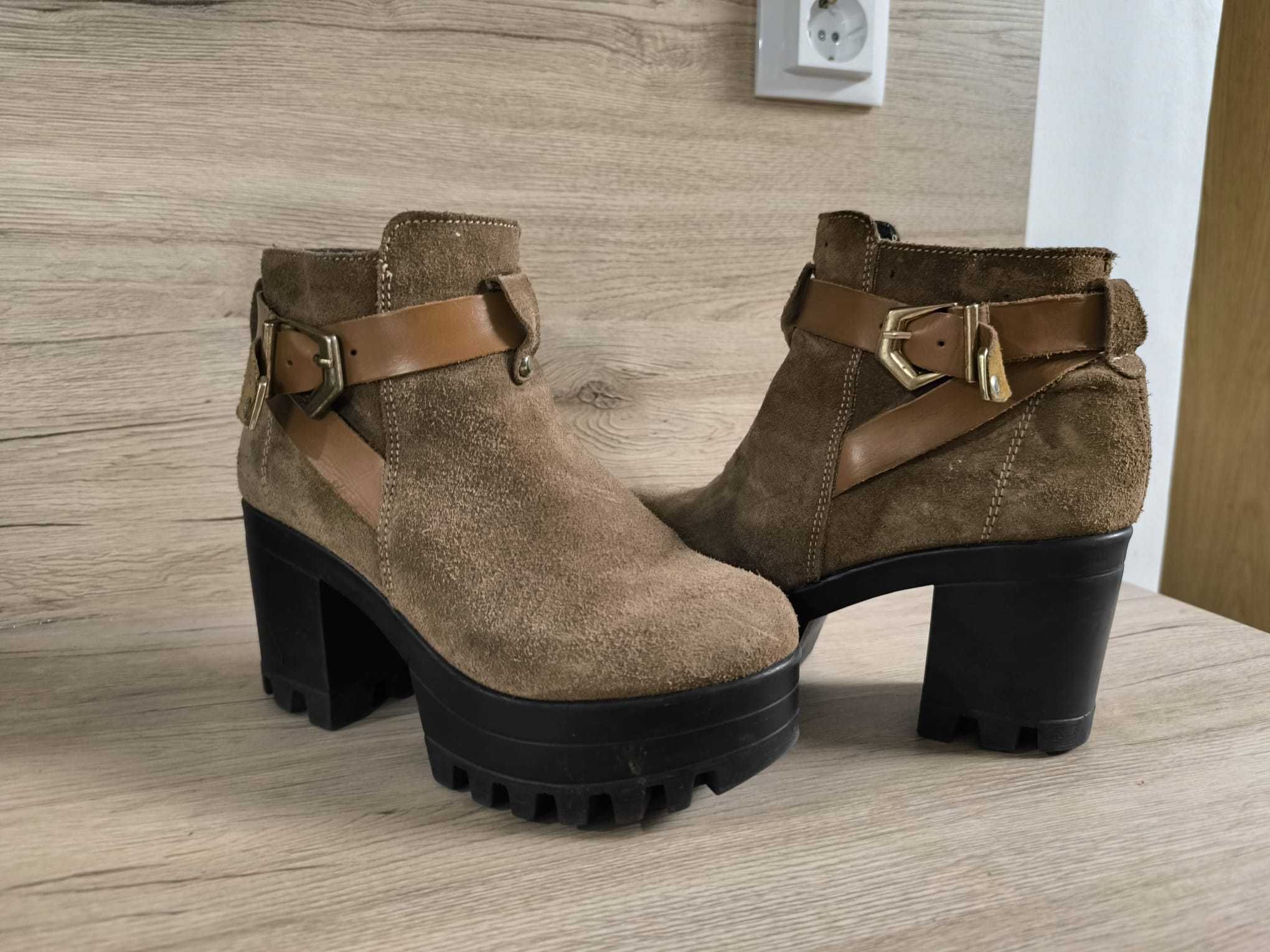 Botas Nº38 impecáveis