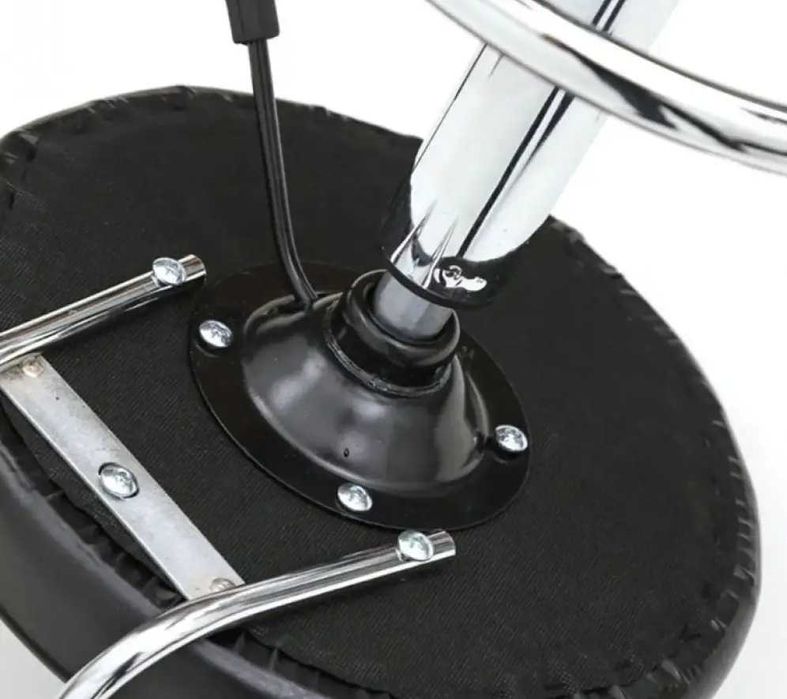 Круглое кресло со спинкой на колесиках / Стул табурет для мастера