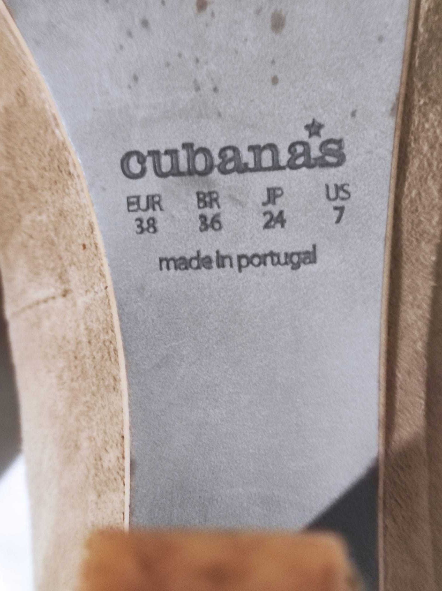 Sapatos da marca Cubanas