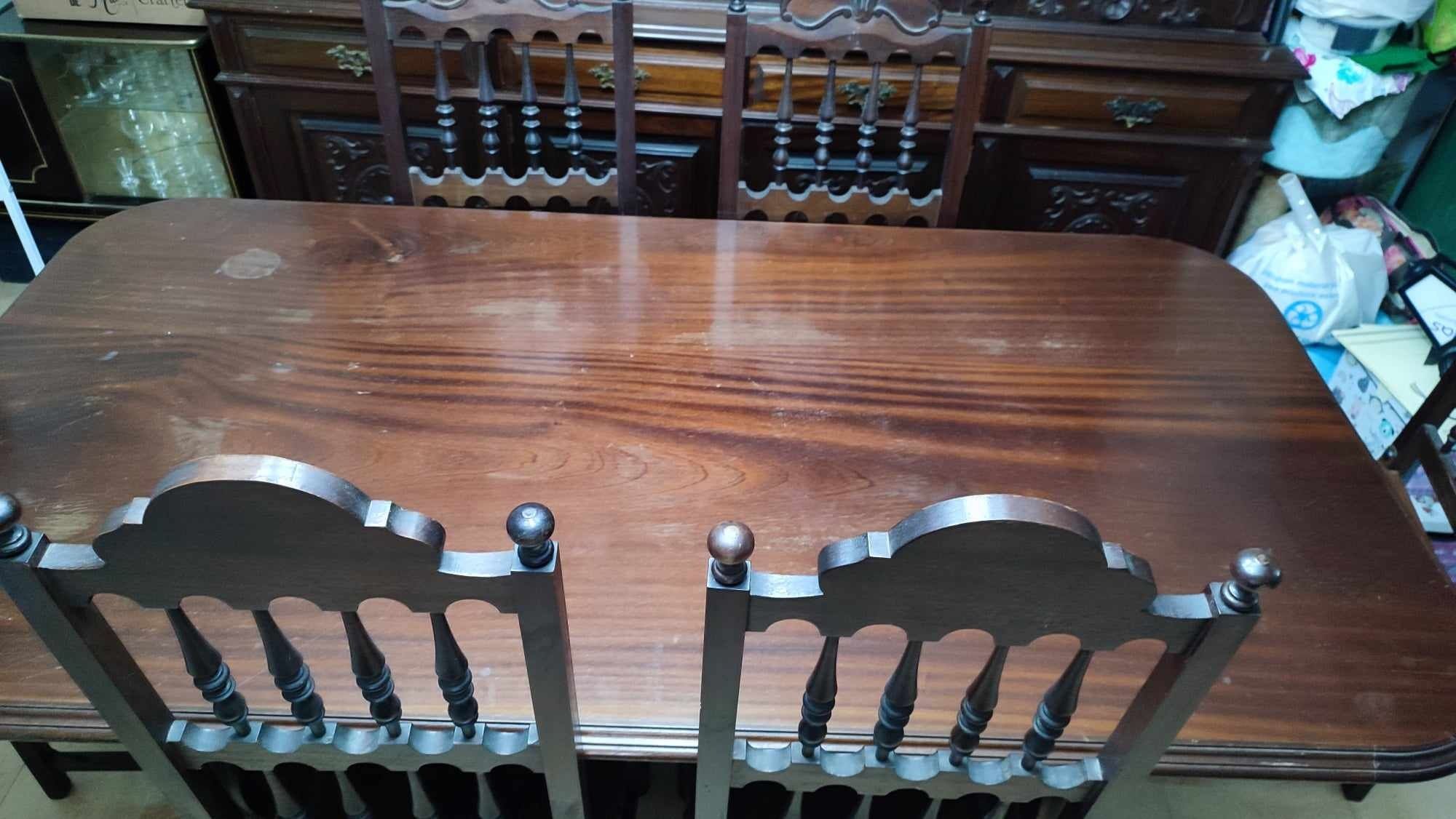 Mesa de sala de jantar + 6 cadeira em couro