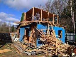 демонтаж деревяних та металевих конструкцій