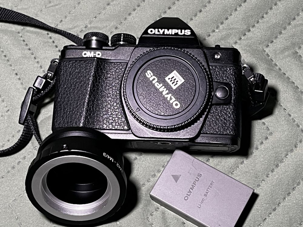 Aparat Olympus OM-D E-M10 Mark II + dod. bateria + grip