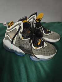 Buty Nike LeBron 19