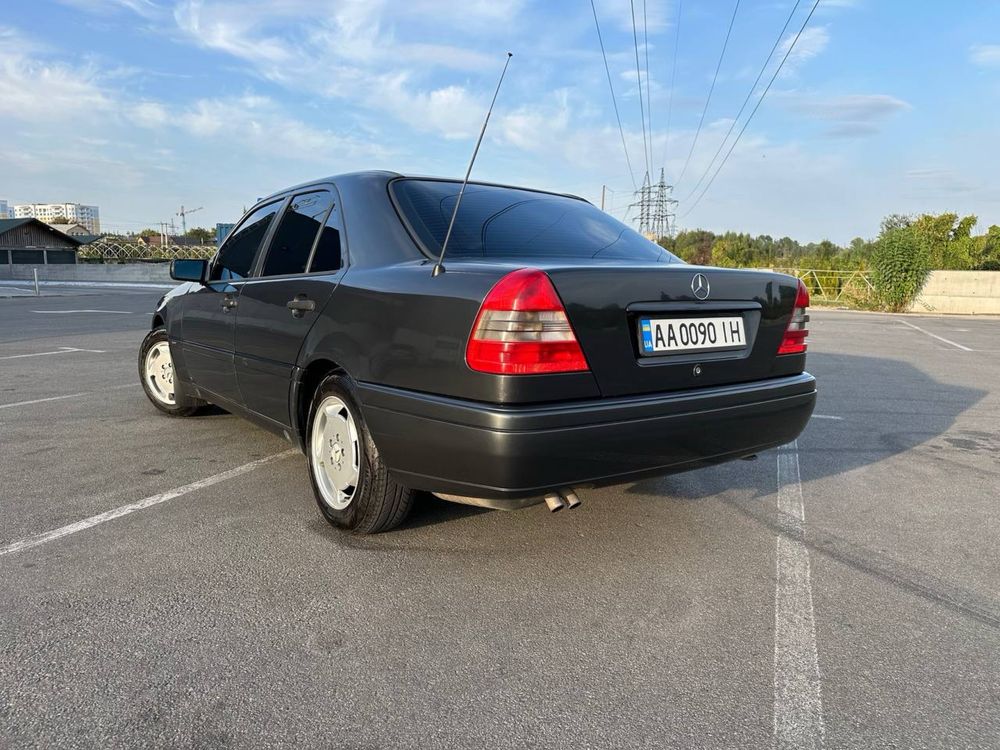 Mercedes-Benz C 220 комлектація sport