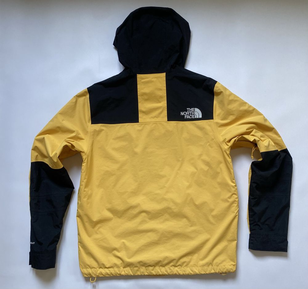 The North Face вітровка