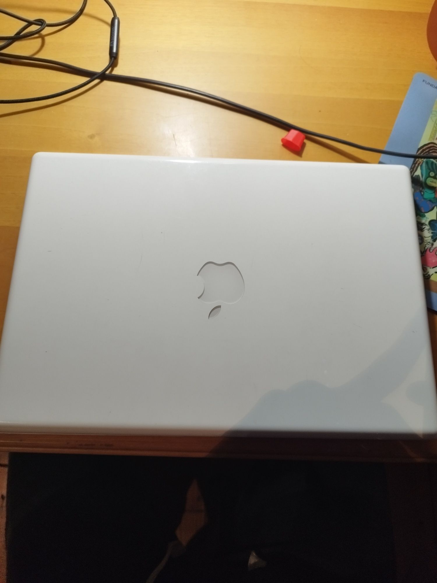 MacBook A1181 usado