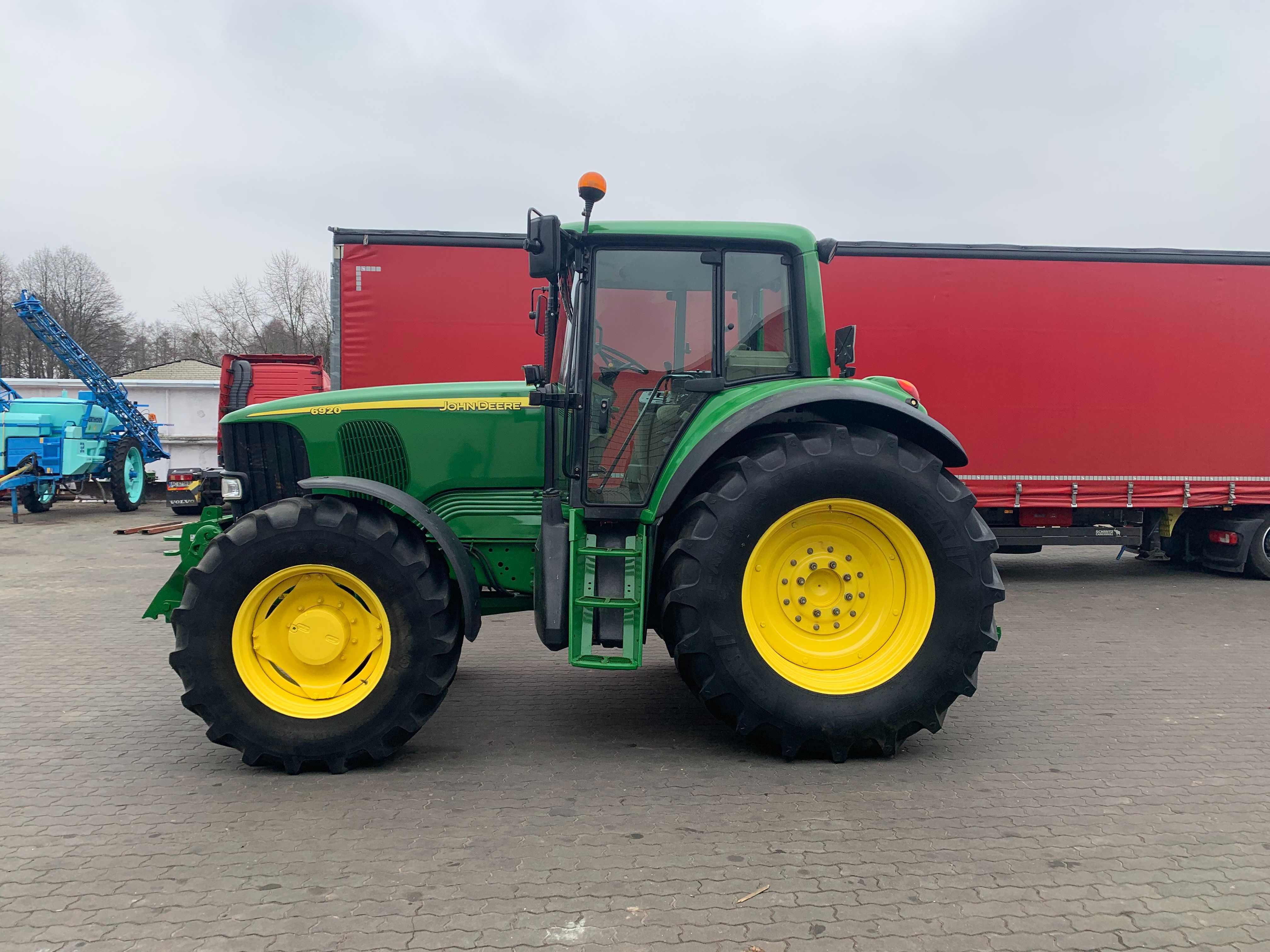 Трактор колесный JOHN DEERE 6920 2003