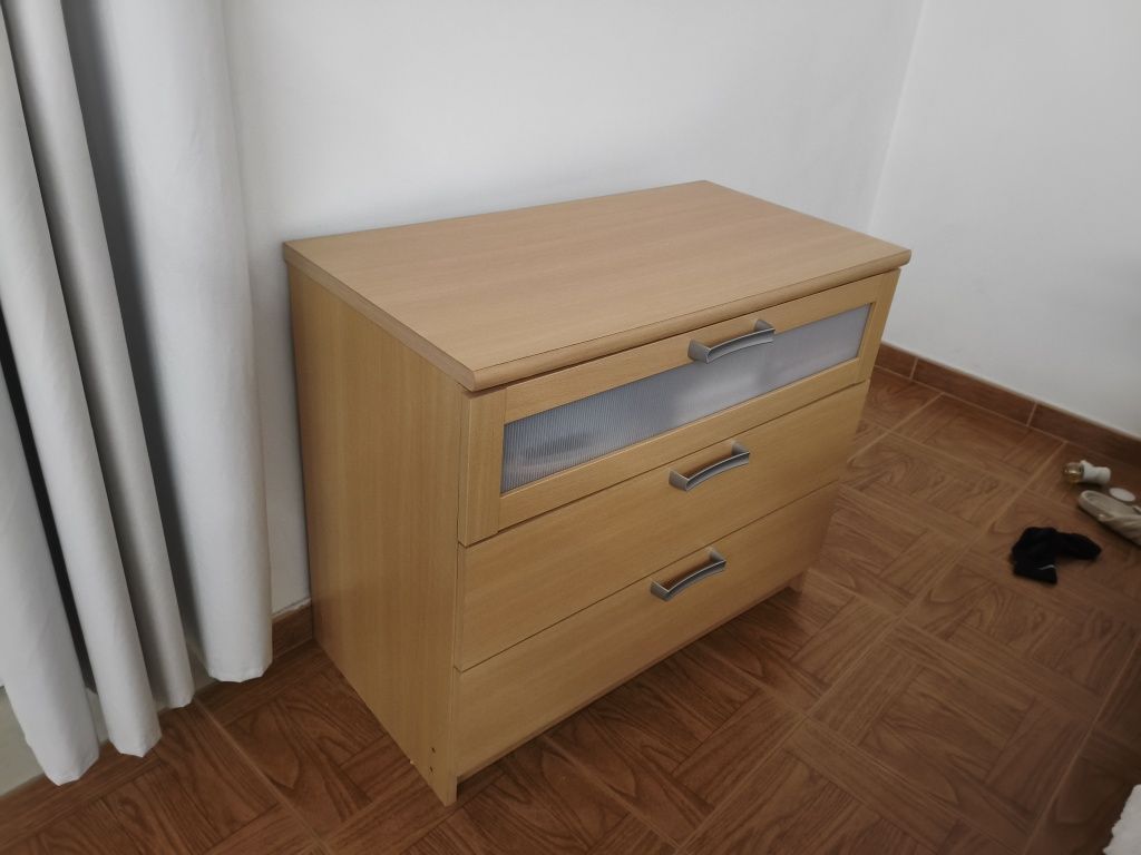 Mobília de quarto como nova.
