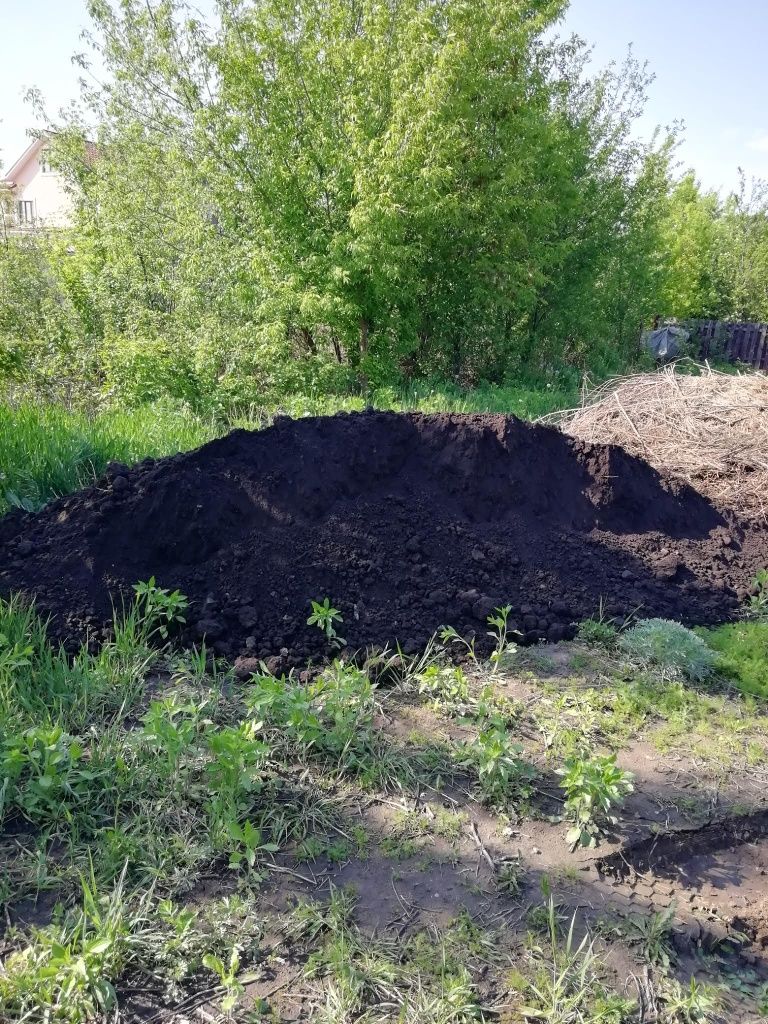 Чорнозем пісок щебінь відсів. Доставка чернозем песок щебень.