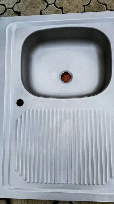 Мийка кухонна накладна.