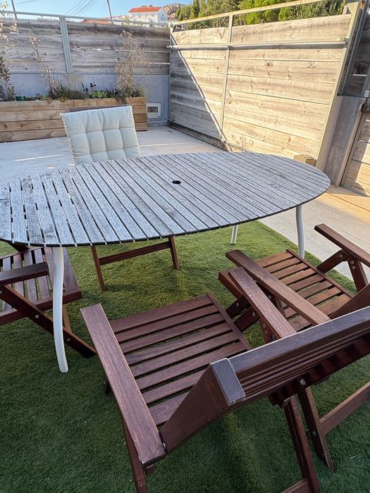 Mesa e cadeiras - exterior