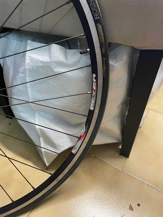 Conjunto de Rodas de estrada 26 com pneus hutchinson