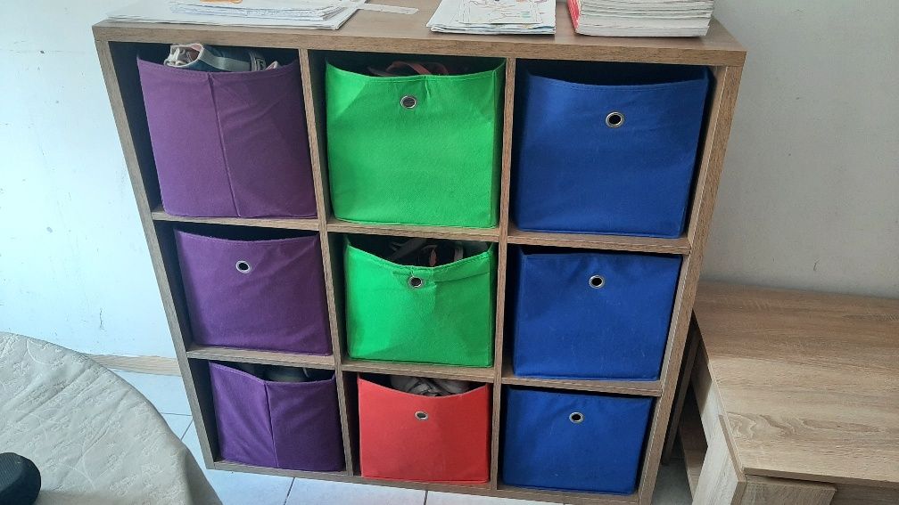 Móvel de 9 cubos