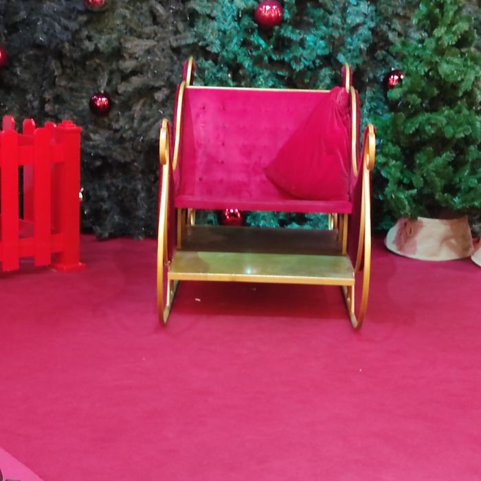2 cadeirões rústicos e vintage, de veludo vermelho