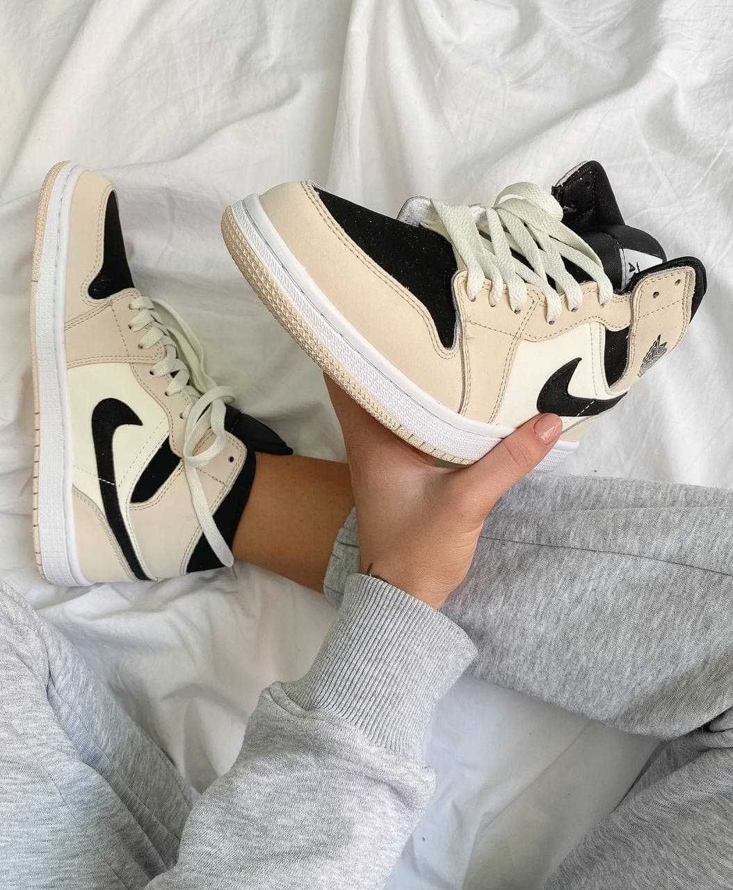 N1ke Air Jordan 1 Beige/Black