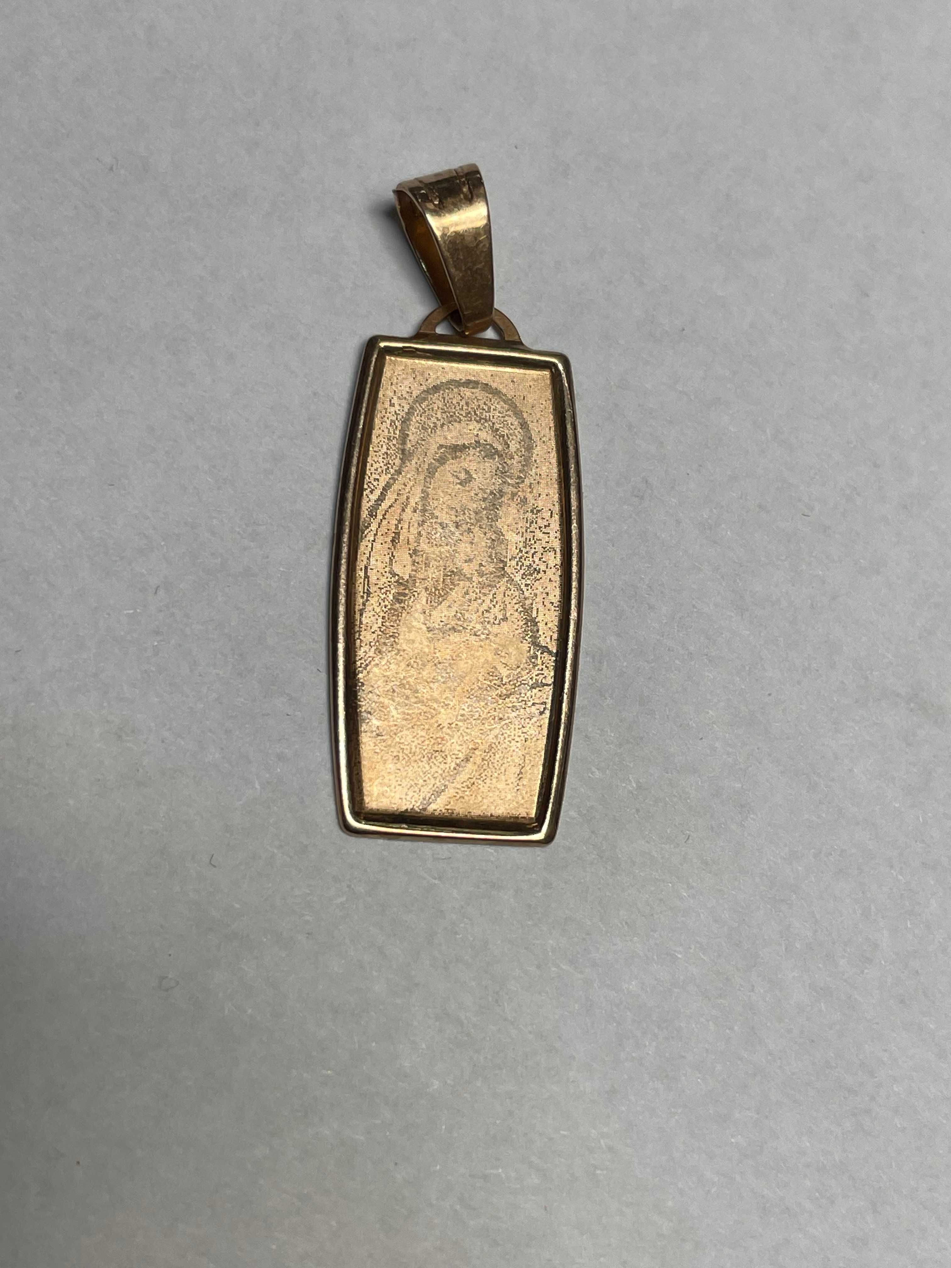 Medalik z różowego złota Matka Boska z Dzieciątkiem Jezus 14kt 0,97g
