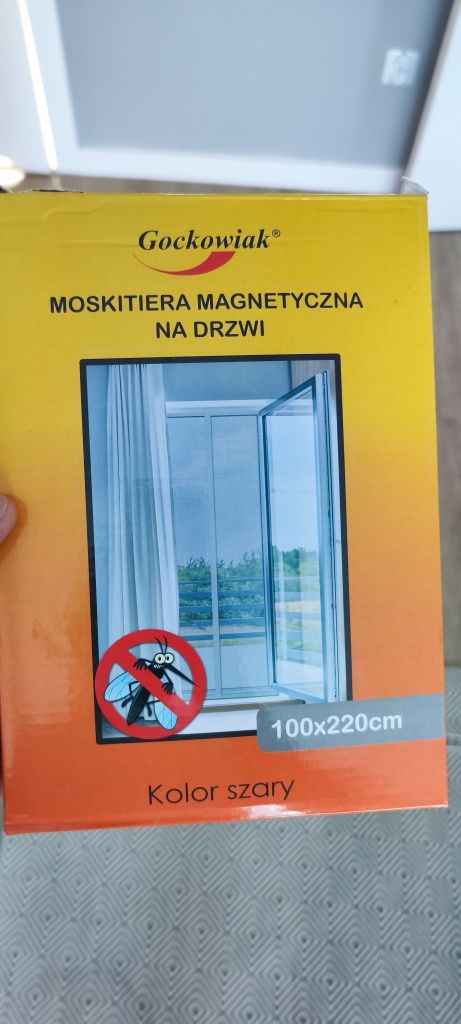 Moskitiera magnetyczna na drzwi