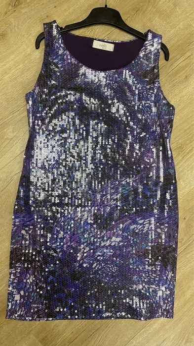 Продам платье с паетками фирмы Wallis