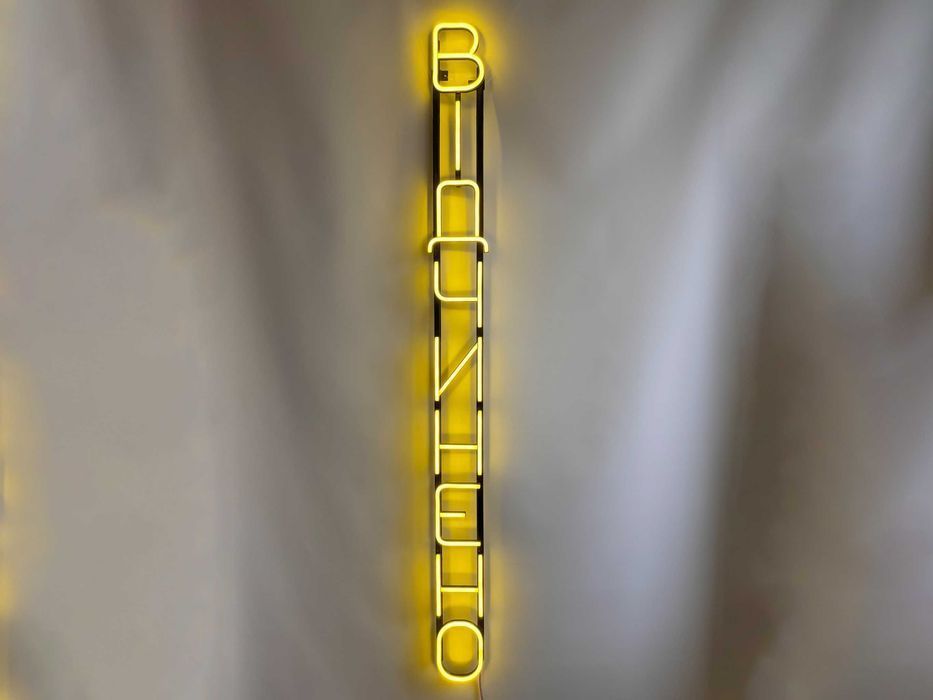 Неонова вивіска "Відчинено вертикальна" лимонно-жовта, 1420*130 мм