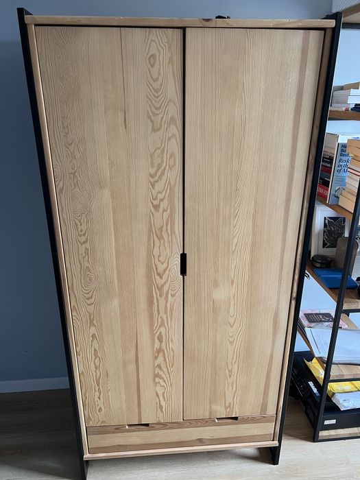 Drewniana szafa „Loft Wood” – stan bardzo dobry, drążek + półki