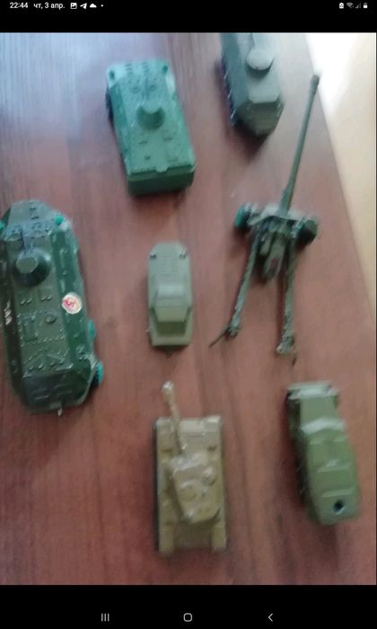 Прродается коолекуиооная машинки винтаж,обычные и военные