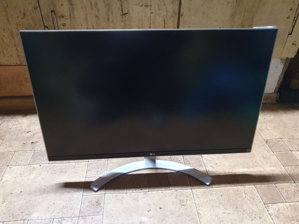 Monitor LG HDMI DP 4K