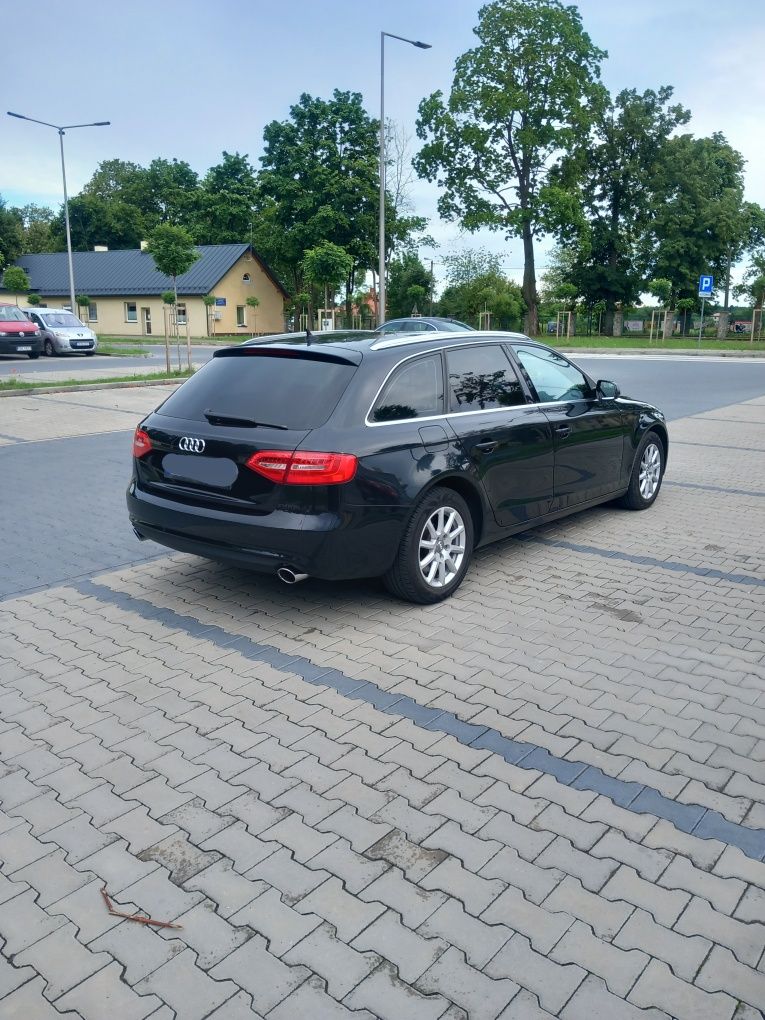 Audi a4 b8 1.8 tfsi 170 km mały przebieg  171tys  100%sprawne  2013rok