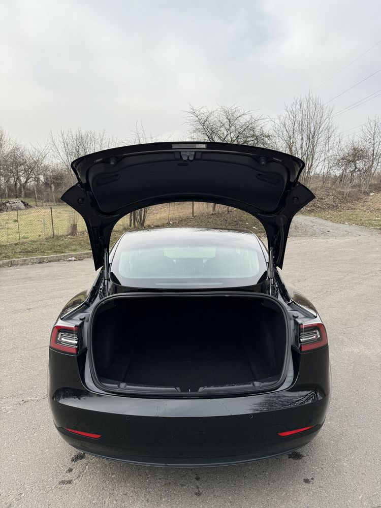 Продаю Tesla model 3 dual motor long range 75kw 2018 рік 70тис км