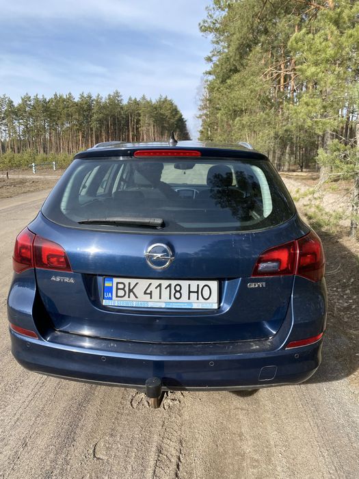 У продажі Opel astra 2011