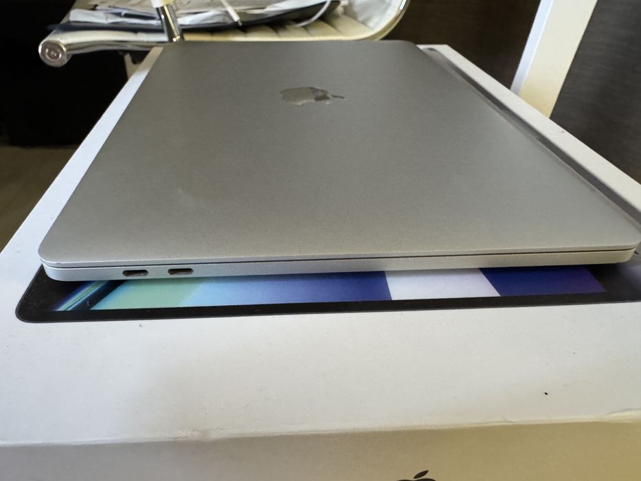 Apple MacBook Pro 13 2017 i5 16GB RAM 512SSD