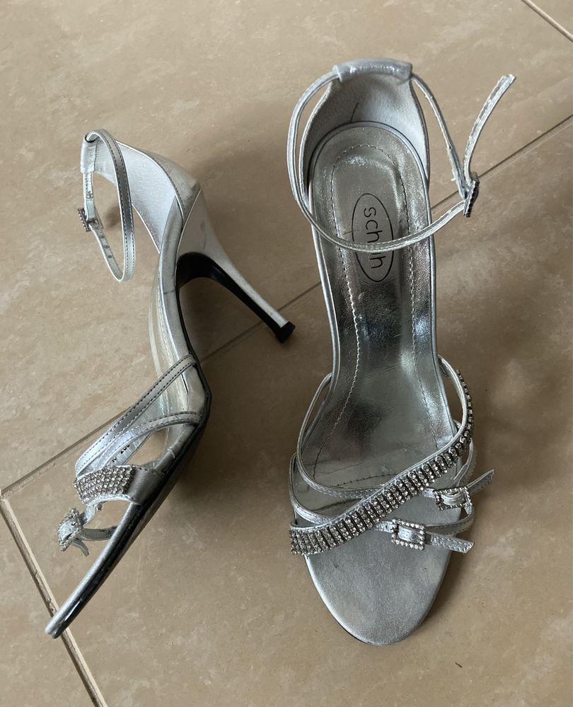 Srebrne szpilki z kryształkami Schuh 38